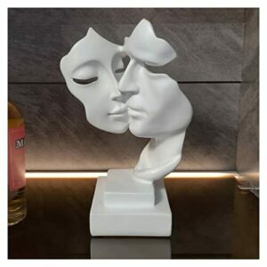 Escultura moderna en forma de pareja de amantes, de color b…