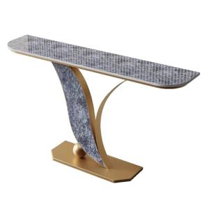 Mesa de entrada minimalista con parte superior de losa de r…