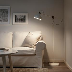 IKEA - Lámpara de piede lectura, hueso hueso