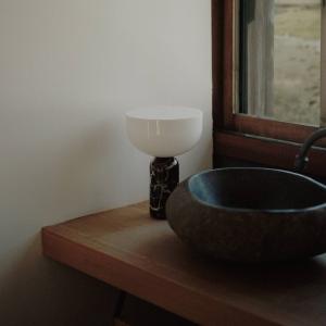 New Works Kizu lámpara mesa batería Rosso Levanto