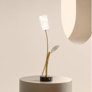 Slamp Lámpara de mesa LED recargable Tulip, base negra