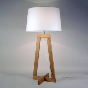 Aluminor Lámpara de mesa Sacha LT de textiles y madera