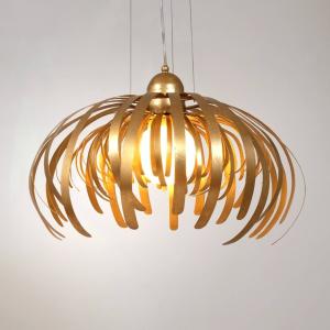 Holländer Alessia - una lámpara colgante de color dorado