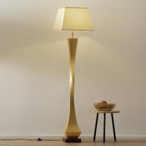 Schuller Valencia Deco - Una lámpara de pie con diseño eleg…
