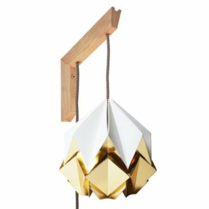 Aplique de madera y pantalla origami blanca y dorada en pap…