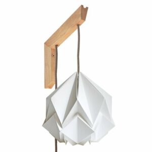 Aplique de madera y pantalla origami en papel