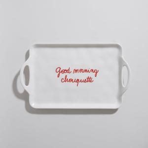 Bandeja de cerámica blanca con inscripción en rojo