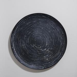 Bandeja de metal negro con estampado de flechas blancas, Ø…