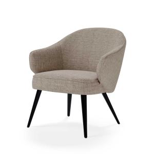 Butaca de diseño curvilineo tapizada en color topo con pata…