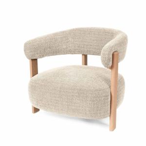 Butaca tapizada en beige con patas de madera maciza