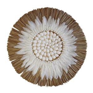 Decoración de rafia, plumas y conchas D 50 cm
