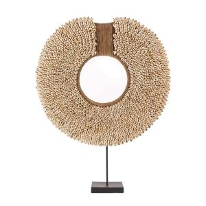 Disco decorativo sobre soporte con conchas