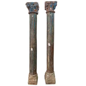 Dos columnas de madera acabado artesanal 30x30x224h cm