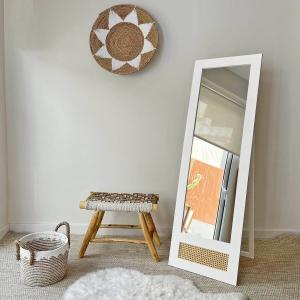 Espejo de pie de madera maciza en tono blanco 160x52cm