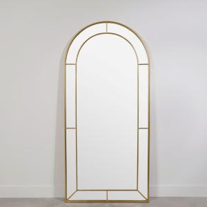 Espejo de pie en arco, aluminio dorado, 70x150 cm