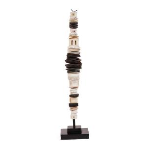 Figura de concha sobre base de metal alt. 45