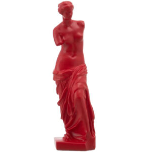Figura de mujer de resina roja