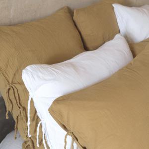 Funda de almohada gasa de algodón color camel 65 x 65 cm
