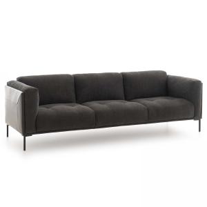 Gran sofá de dos materiales de 4 plazas en color negro
