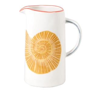 Jarra de cerámica modelada blanca con concha naranja 1,5L