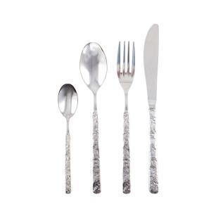 Juego de cubiertos 24 piezas plateado con acabado martillado