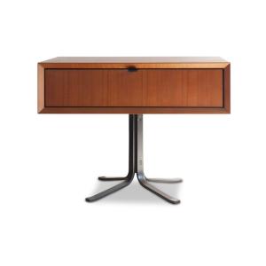 Mesita de noche de madera marron con cajones