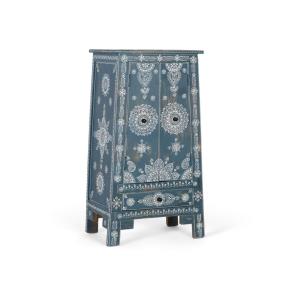 Mueble auxiliar fabricado en madera de mango y mdf pintado…