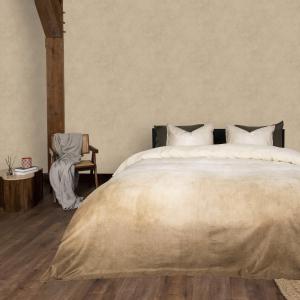 Papel pintado efecto hormigón dorado 1005 x 52 cm