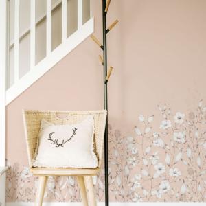 Papel pintado panorámico con un zócalo de follaje, Rosa 375…