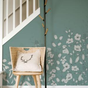 Papel pintado panorámico con un zócalo de follaje verde 150…