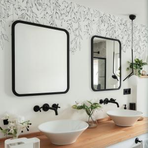 Papel pintado panorámico con vegetación colgante blanco y n…