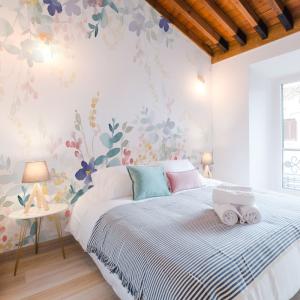 Papel pintado panorámico patrón de flores de verano, Colore…