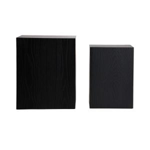 Peana de madera de abeto en color negro de 30x30x40cm