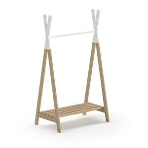 Perchero de ropa infantil de madera - madera blanca y clara