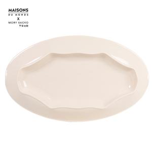 Plato para servir de gres festoneado de color beige oscuro…