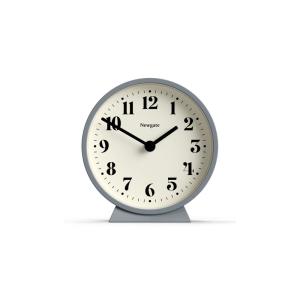 Reloj de repisa moderno con acabado mate azul marino