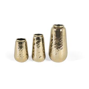 Set de tres jarrones decorativos fabricados en metal dorado