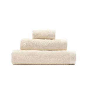 Set de tres toallas de baño (30x50 50x100 70x140) crema
