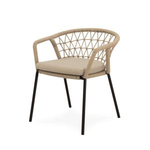 Silla de exterior con cojin beige con patas negro