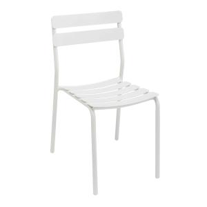 Silla de jardín de aluminio blanco.