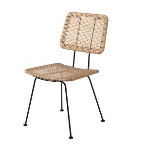 Silla de metal negro y resina con efecto mimbre