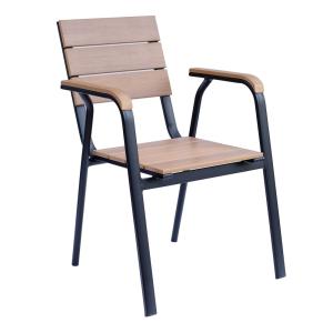 Silla de patio de aluminio y madera sintética