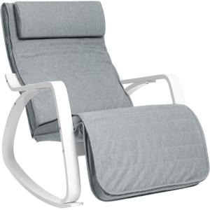 Silla mecedora con apoyabrazos y reposapiés de color gris y…