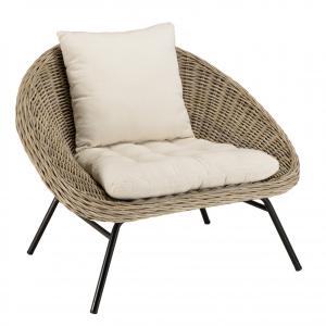 Sillón de kubu con cojín blanco