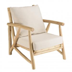 Sillón de ramas de madera de teca con cojines blancos