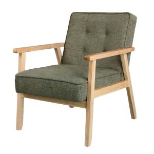 Sillón de tela verde y madera natural