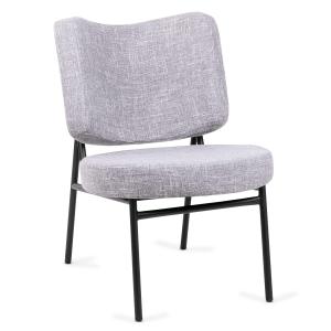 Sillón tapizado en tela color gris con asiento acolchado