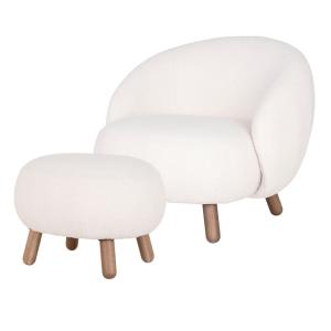 Sillón y reposapiés en tela bouclé color crudo y madera