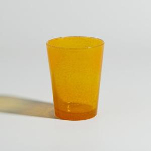 Vaso de vidrio con burbujas naranja