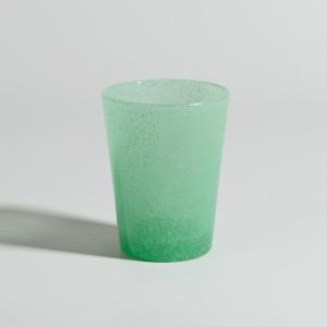 Vaso de vidrio con burbujas verde